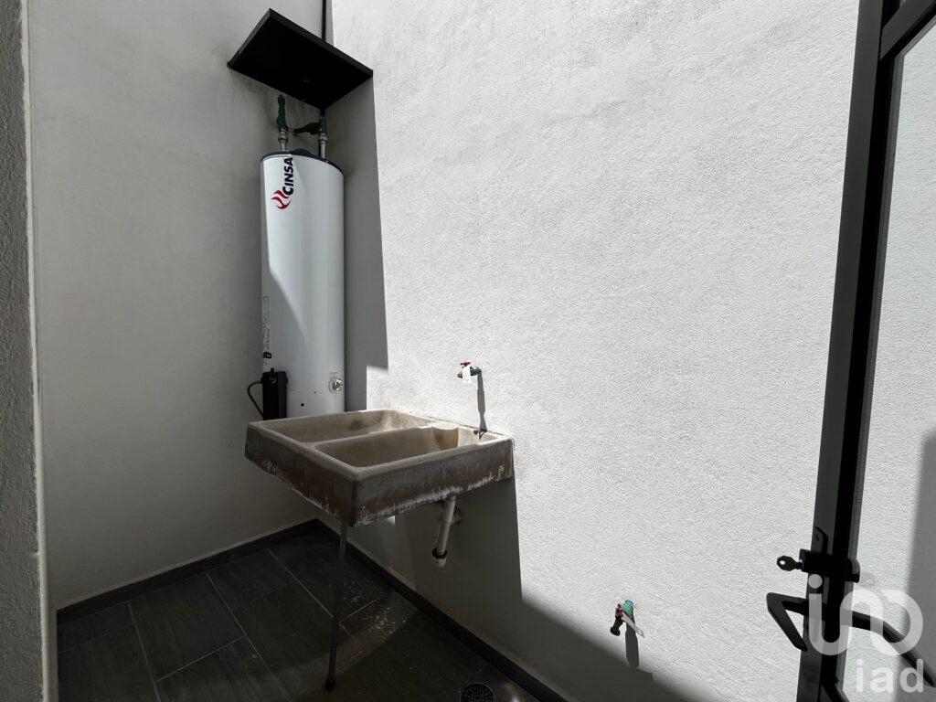 Casa En Venta En Cholula Zona La Carcaña, Con Recamara En Planta Baja