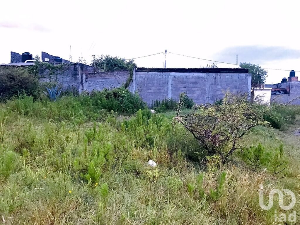Terreno en venta 128 m² en El Cerrito Itzicuaro, gran Ubicación a 5 min de Plaza Arko