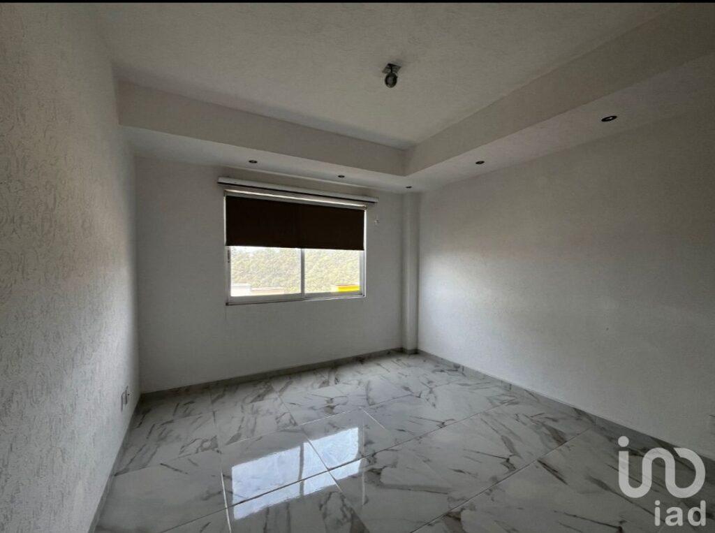 Casa En Venta En Paseos Del Bosque, Zona La Calera En Fraccionamiento Cerrado