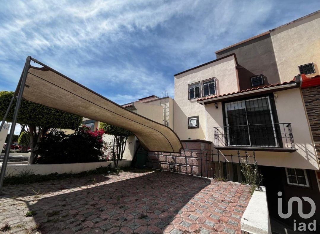 Casa En Venta En Paseos Del Bosque, Zona La Calera En Fraccionamiento Cerrado Casa En Venta En Paseos Del Bosque, Zona La Calera En Fraccionamiento Cerrado