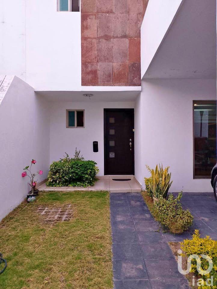 VENTA DE CASA EN JARDINES DE LAS FLORES TUXTLA GUTIERREZ
