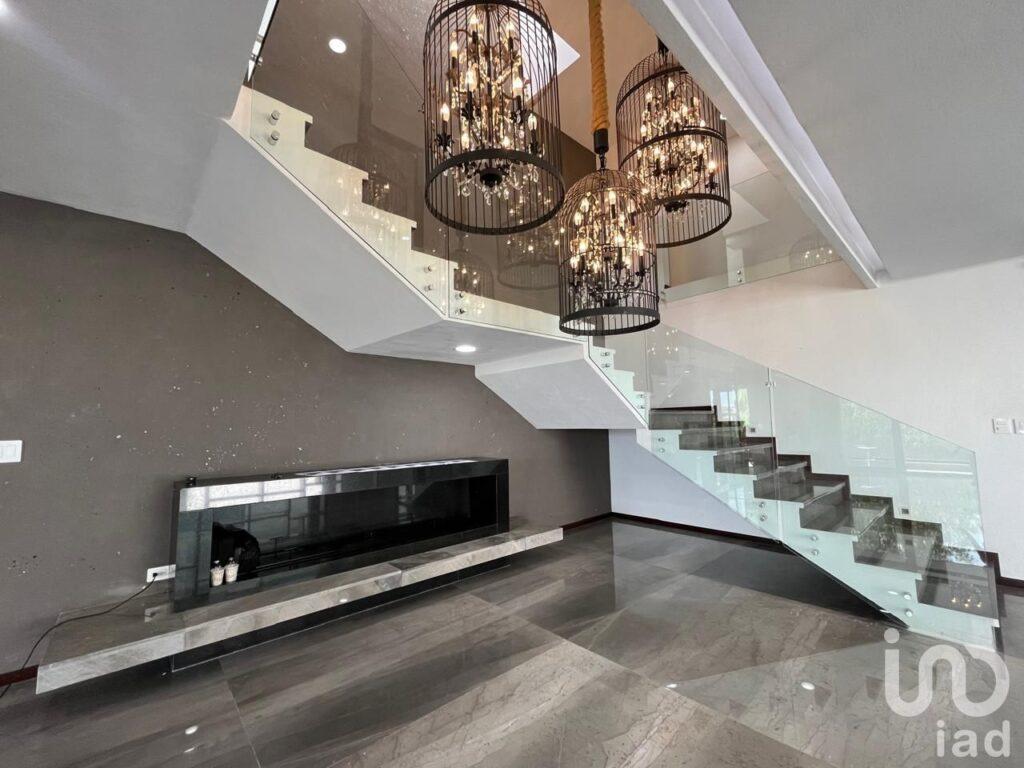 Casa en Venta en La Vista Country Club | Lujo, Jardín Gigante y Seguridad 24/7