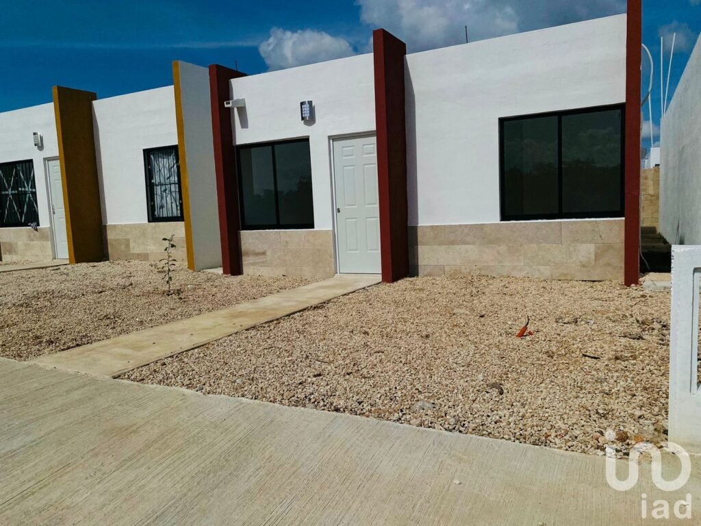 *Casa NUEVA de una Sola Planta* Al Poniente de Mérida, Últimas 2 disponibles