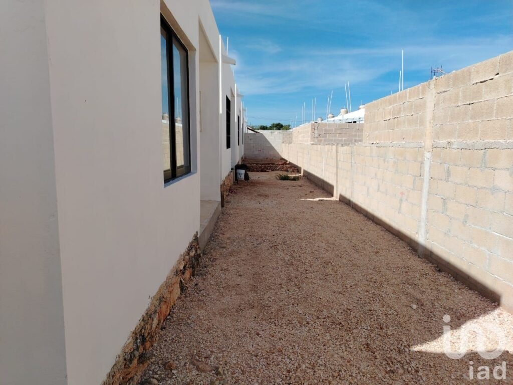 *Casa NUEVA de una Sola Planta* Al Poniente de Mérida, Últimas 2 disponibles