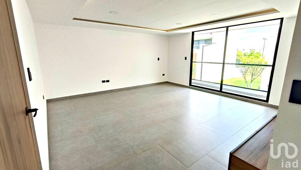 Venta de casa en Lomas de Angelópolis a una calle de Chedraui selecto