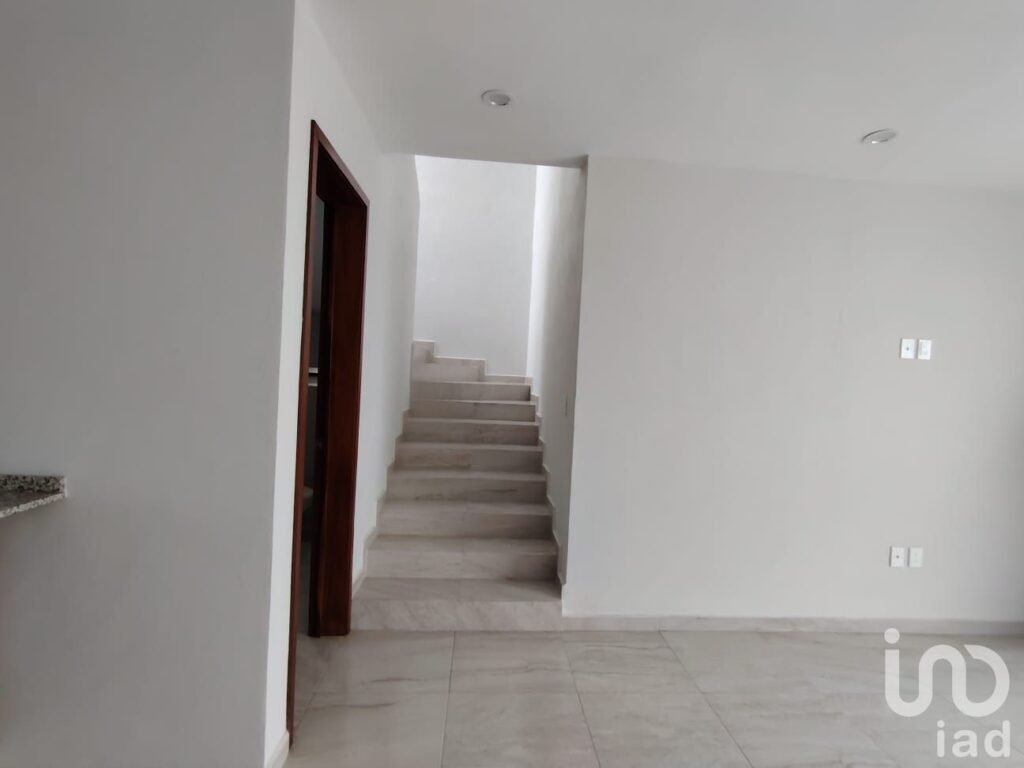 CASA EN VENTA DOS PLANTAS 3 RECÁMARAS COLONIA PUNTA NORTE