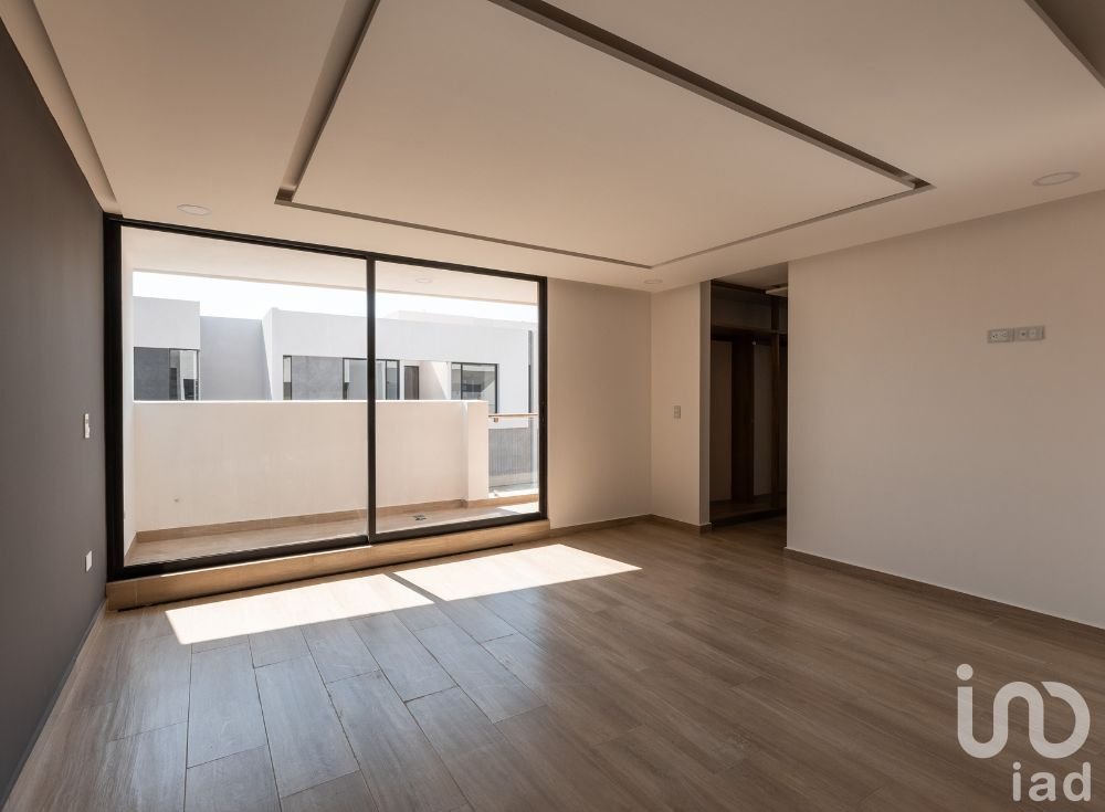 Casa en Venta con Terraza y Recámara en Planta Baja en Parque Chiapas, Lomas de Angelópolis III