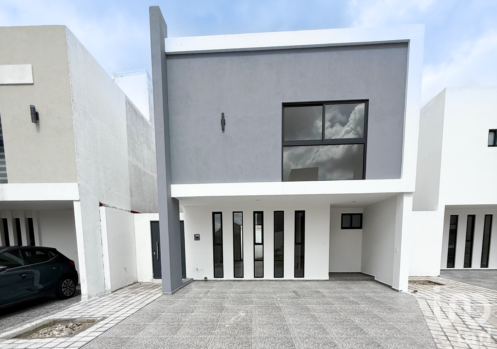 Casa en venta en Tlaxcalancingo con amplio jardín y rooftop
