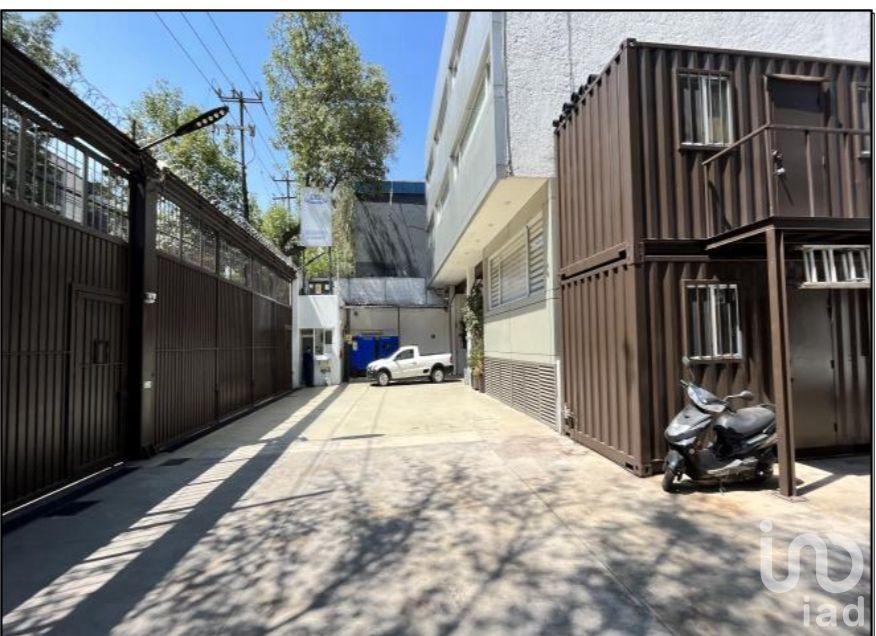 Venta de Terreno en esquina en Col. Del Valle Sur con uso de suelo HM/3/20