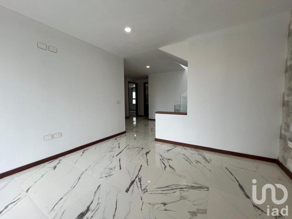 Casa En Venta En Zona Angelopolis, Puebla, En Fraccionamiento Cerrado