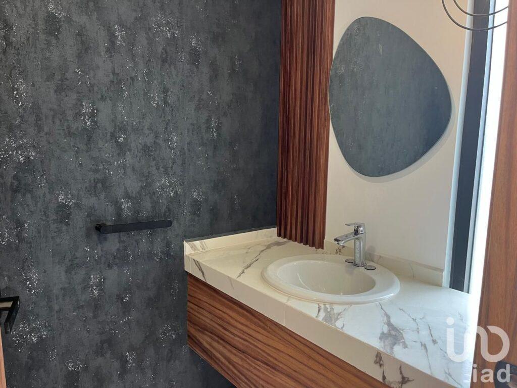 Casa En Venta En Zona Angelopolis, Puebla, En Fraccionamiento Cerrado