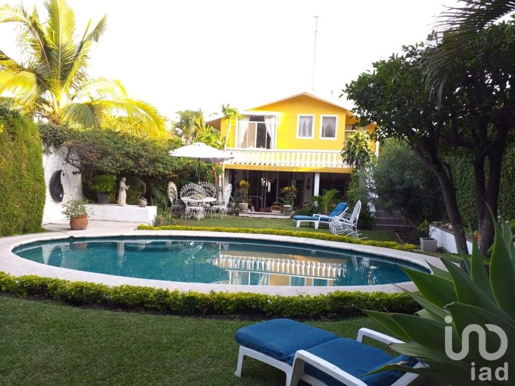 CASA EN VENTA EN FRACCIONAMIENTO LOMAS DE CUERNAVACA, TEMIXCO