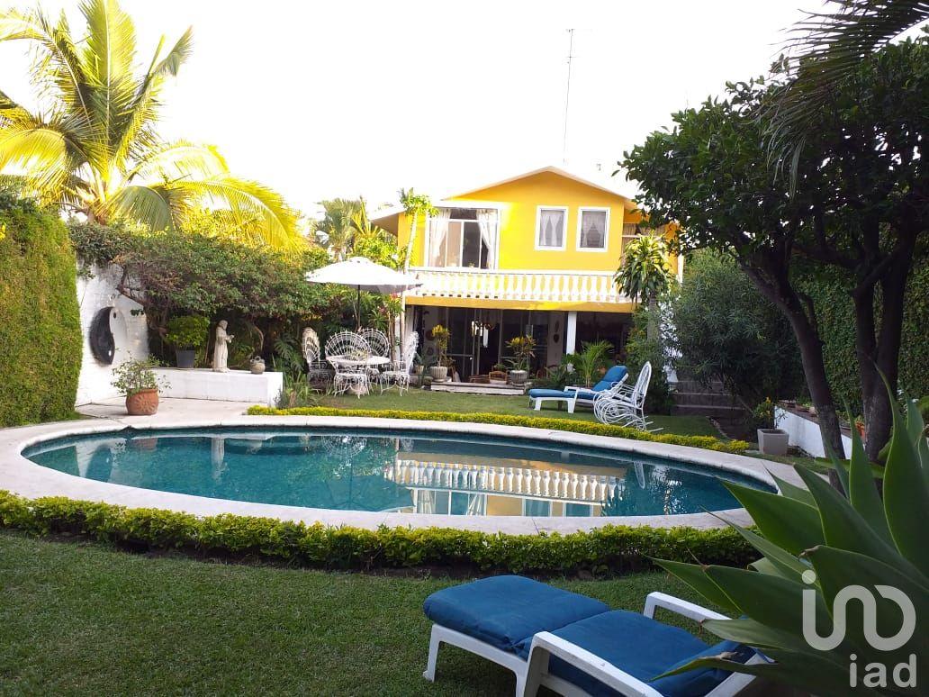 CASA EN VENTA EN FRACCIONAMIENTO LOMAS DE CUERNAVACA, TEMIXCO