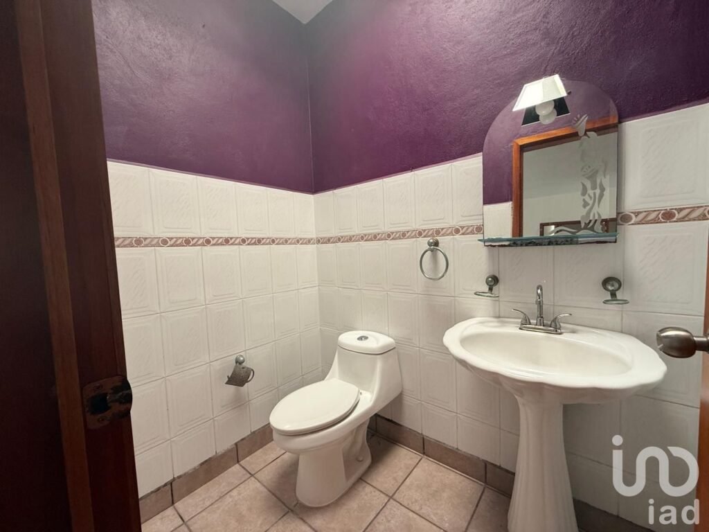 CASA EN VENTA DE UNA PLANTA FRENTE AL HOTEL MARRIOT TUXTLA