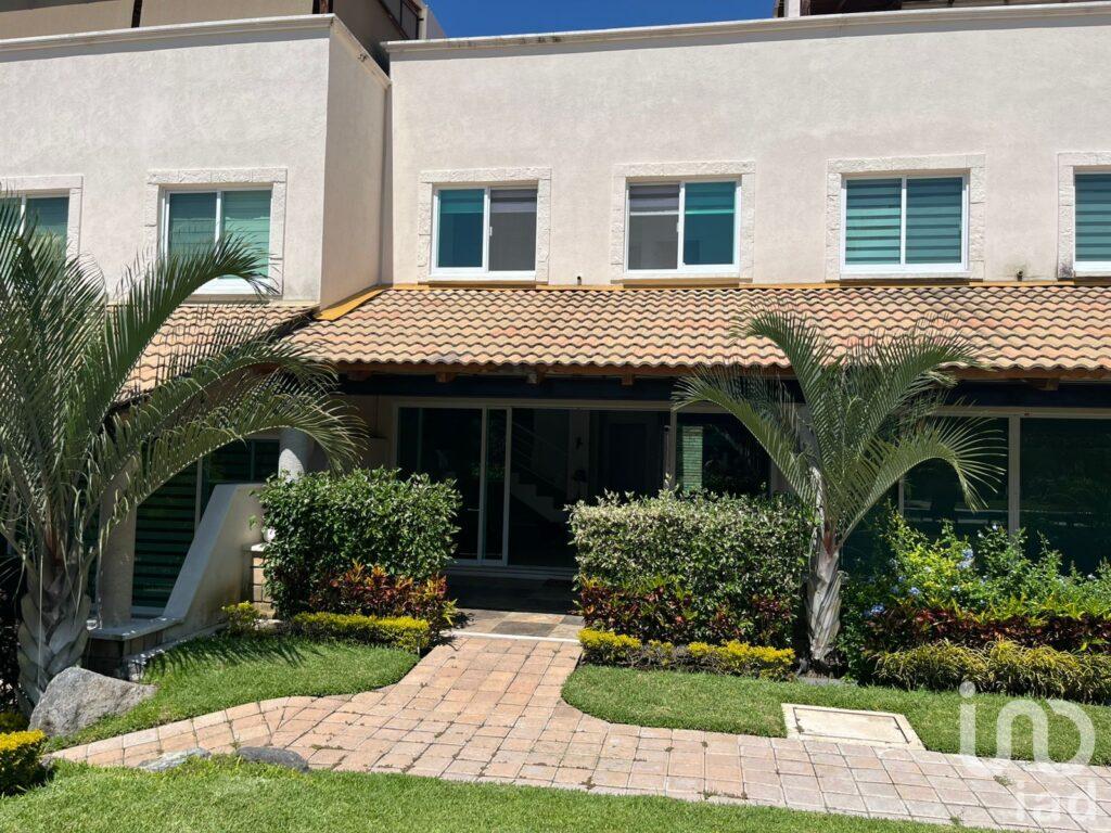 Casa en Renta en Residencial Cumbres Tulipanes Xochitepec a 3 minutos del Tec de Monterrey