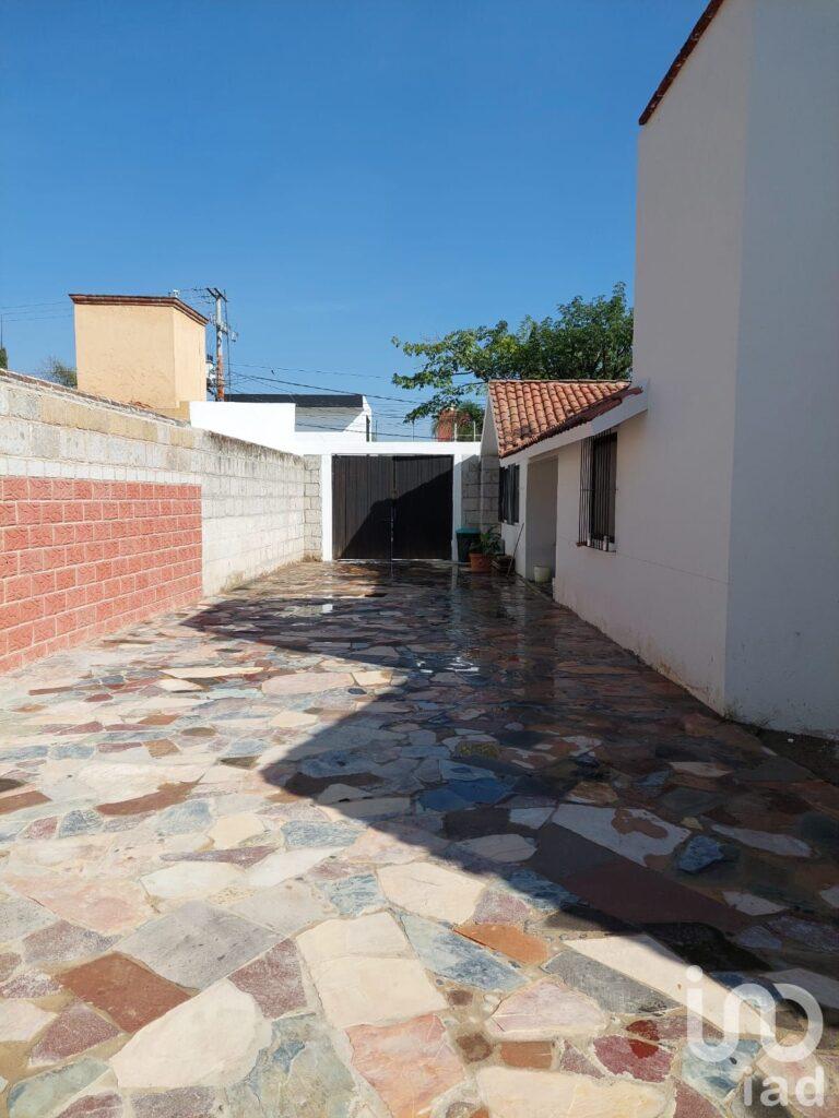 Casa en venta en Praderas de la hacienda, casa de una planta muy amplia, se va amueblada $3.8