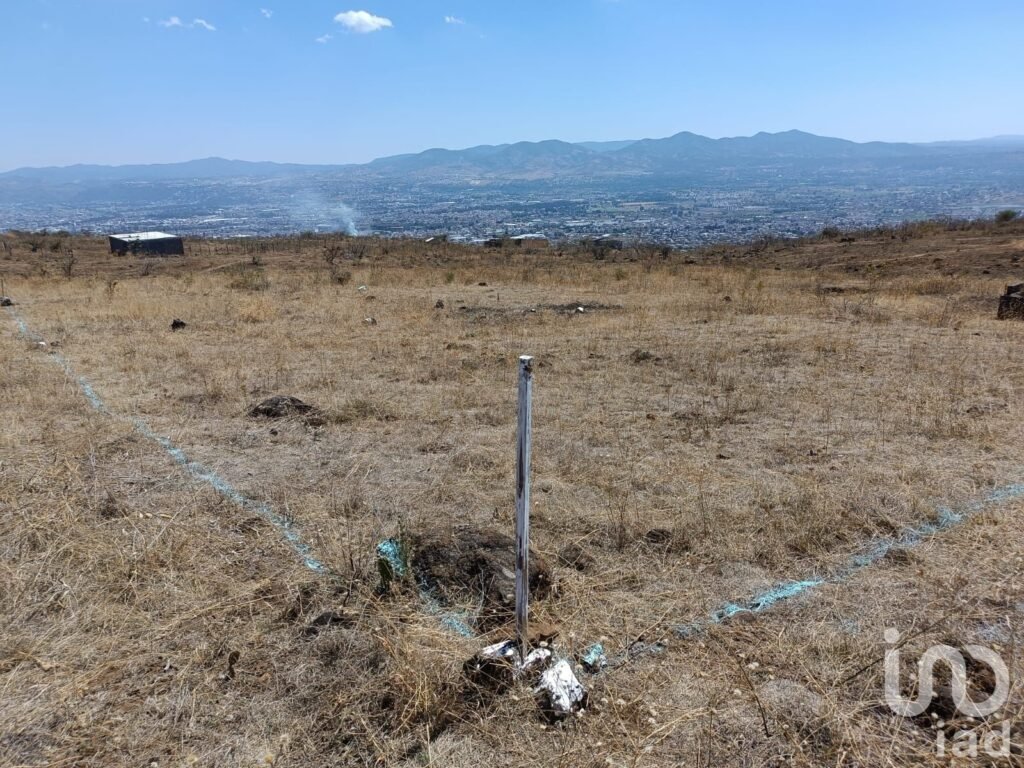 Terrenos Rústicos en Venta a MSI de 144m2 Morelia a 15 minutos del puente de salida a Quiroga