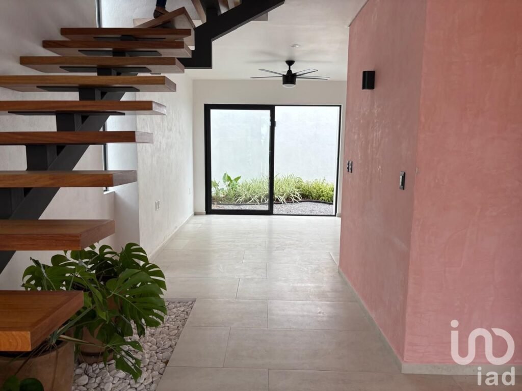 CASA EN VENTA  ACABADO CHUKUM , ARQUITECTO RECONOCIDO, RESIDENCIAL ALBATERRA