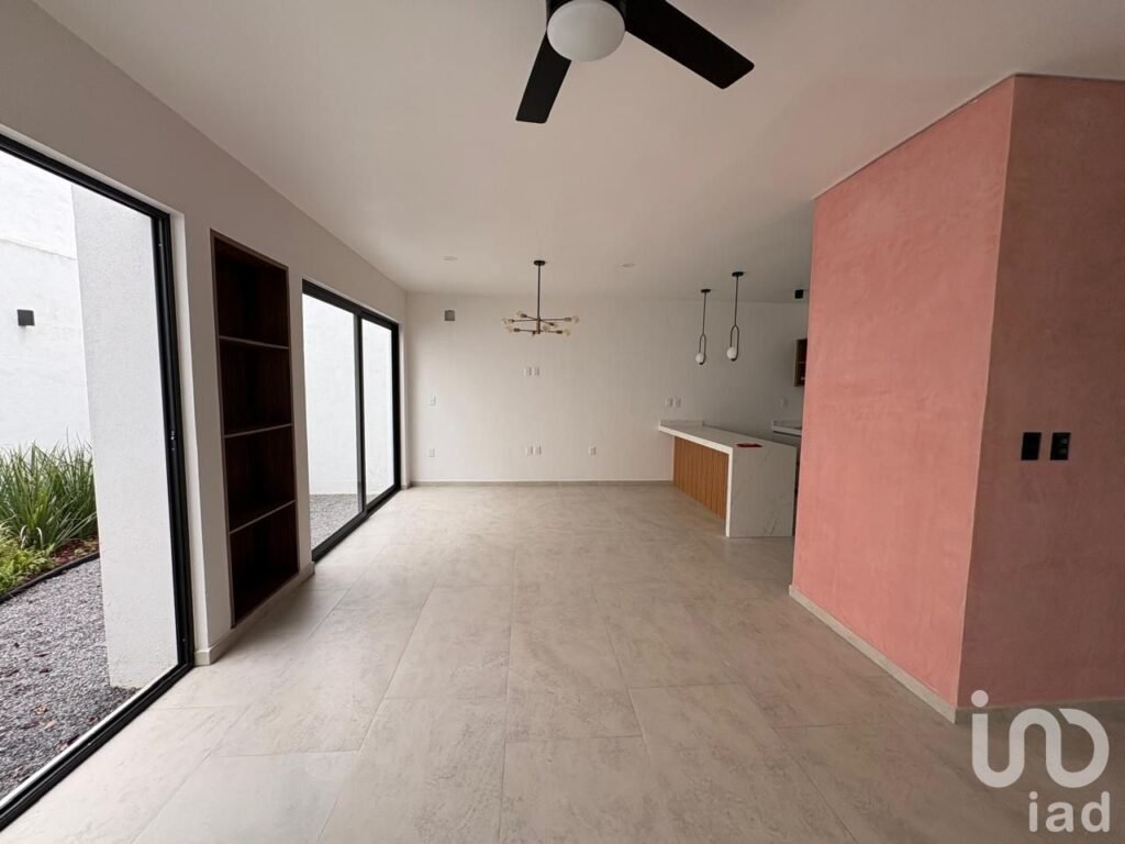 CASA EN VENTA  ACABADO CHUKUM , ARQUITECTO RECONOCIDO, RESIDENCIAL ALBATERRA