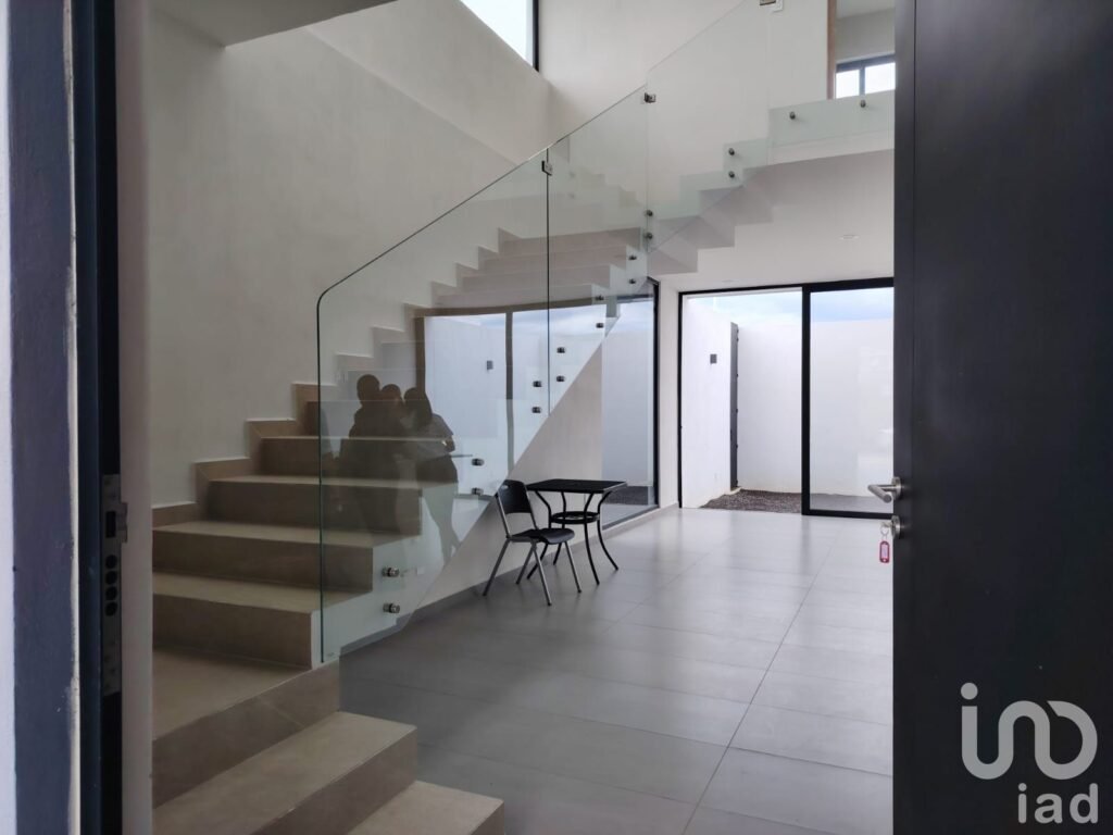 CASA EN VENTA EN ESQUINA, ESTILO CONTEMPORÁNEO,DOBLE ALTURA, PUNTA NORTE, COLIMA