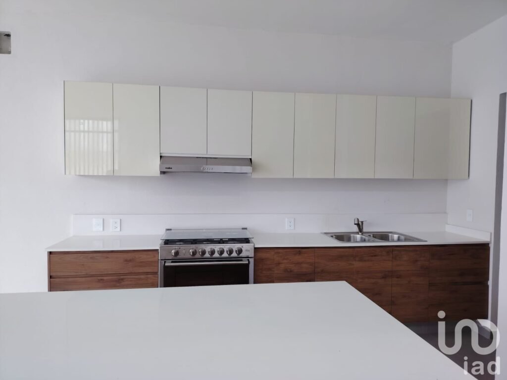 CASA EN VENTA EN ESQUINA, ESTILO CONTEMPORÁNEO,DOBLE ALTURA, PUNTA NORTE, COLIMA