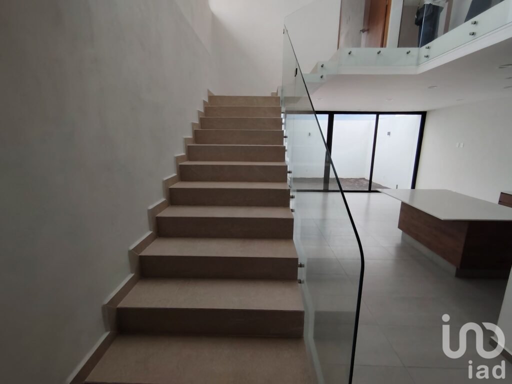 CASA EN VENTA EN ESQUINA, ESTILO CONTEMPORÁNEO,DOBLE ALTURA, PUNTA NORTE, COLIMA