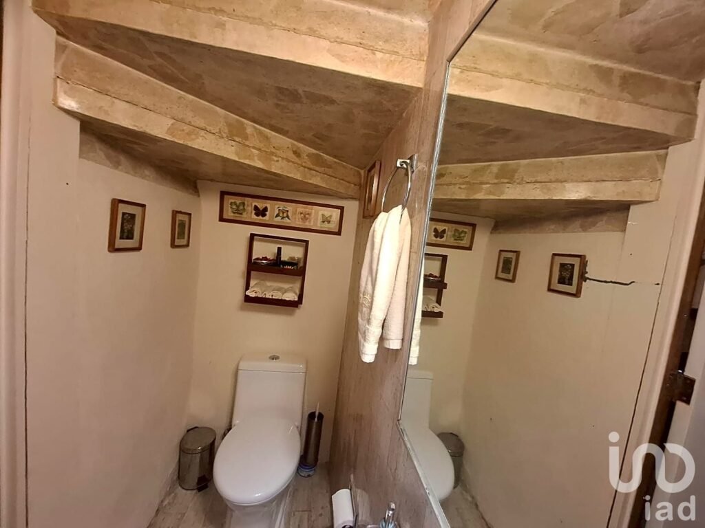 ENCANTADORA CASA EN VENTA EN JARDINES DEL SUR CON JARDÍN