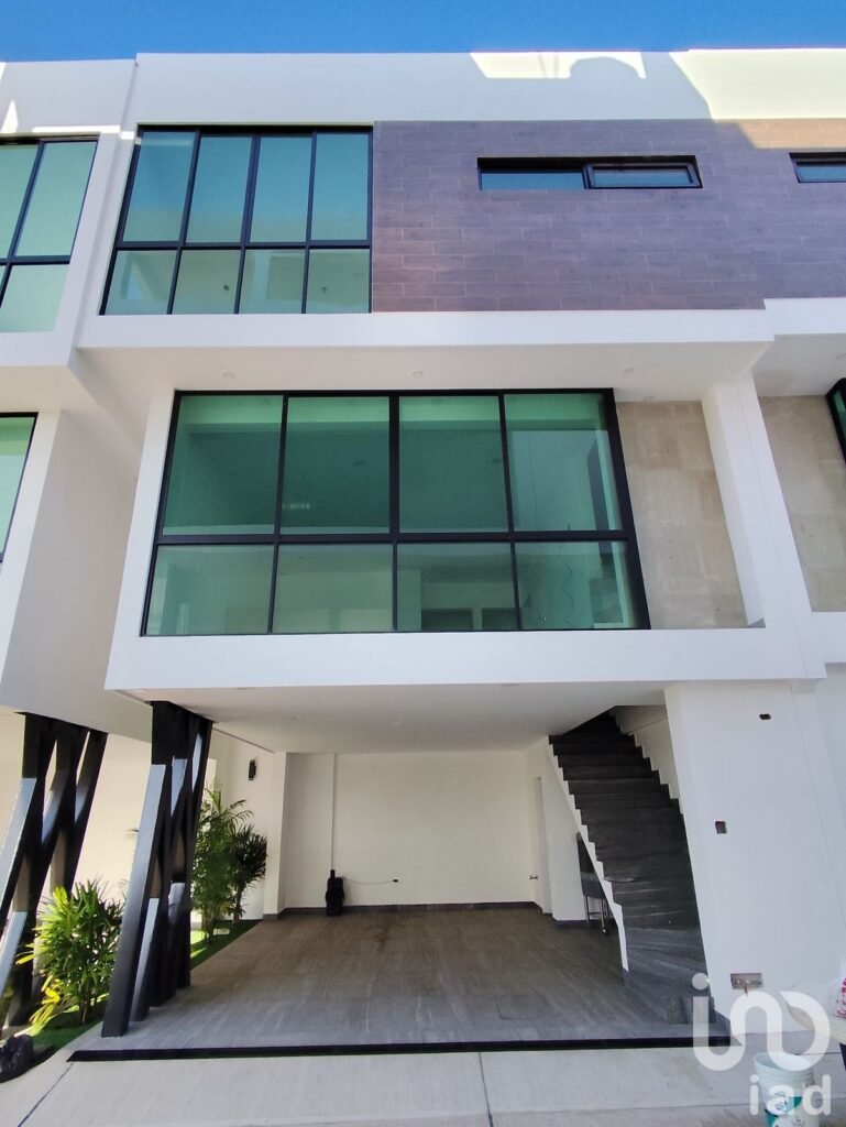 VENTA DE CASA 3 RECAMARAS EN PRIVADA , LOS PINOS CULIACAN,  PRECIO PROMOCION $3.450 precio real 3.8