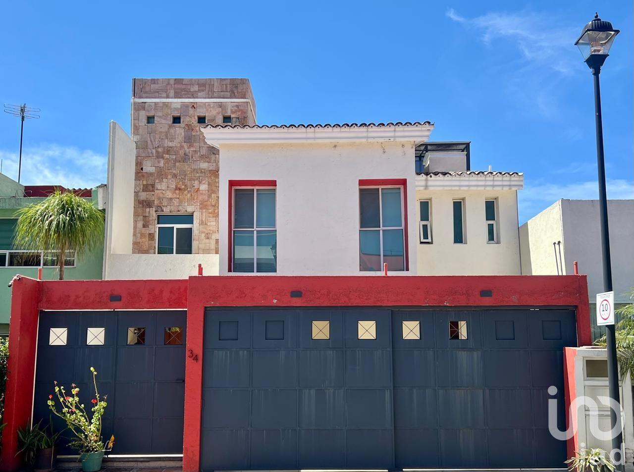 Casa en venta a 1 calle de la UDLAP