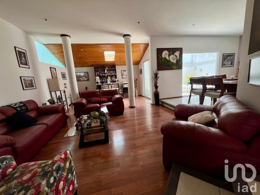 Casa en venta a 1 calle de la UDLAP