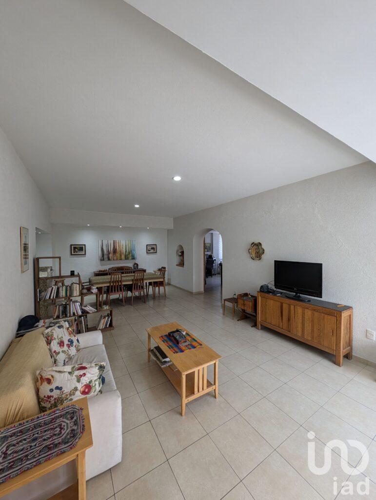 Departamento Amueblado en VENTA en la Colonia Monraz, a dos minutos del Consulado Norteamericano