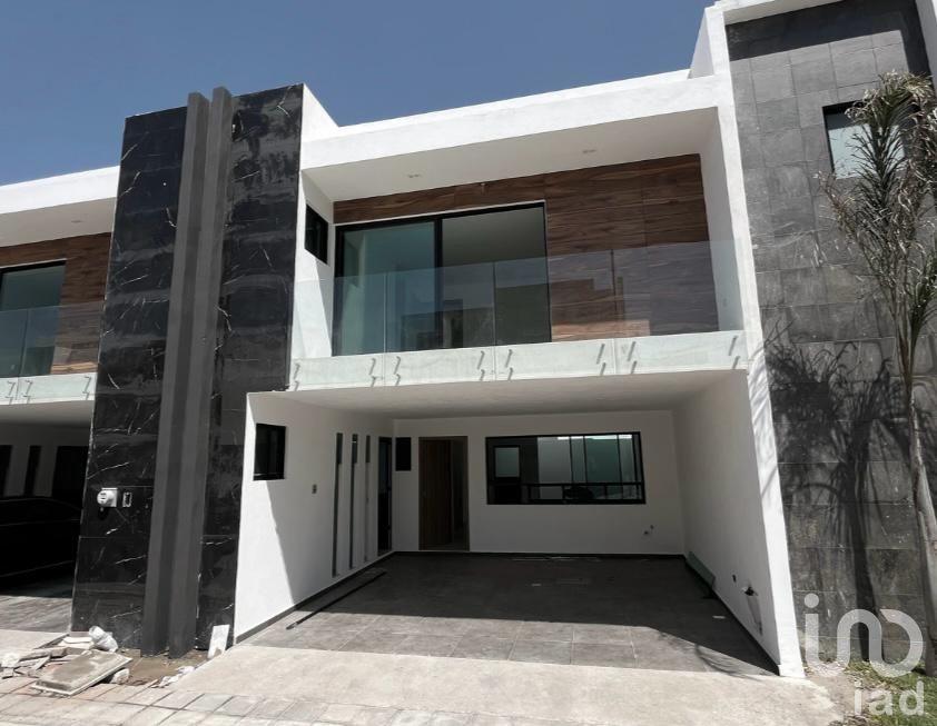 Casa En Venta En Cholula, Puebla Cerca de UVM, UDLAP Y Periférico