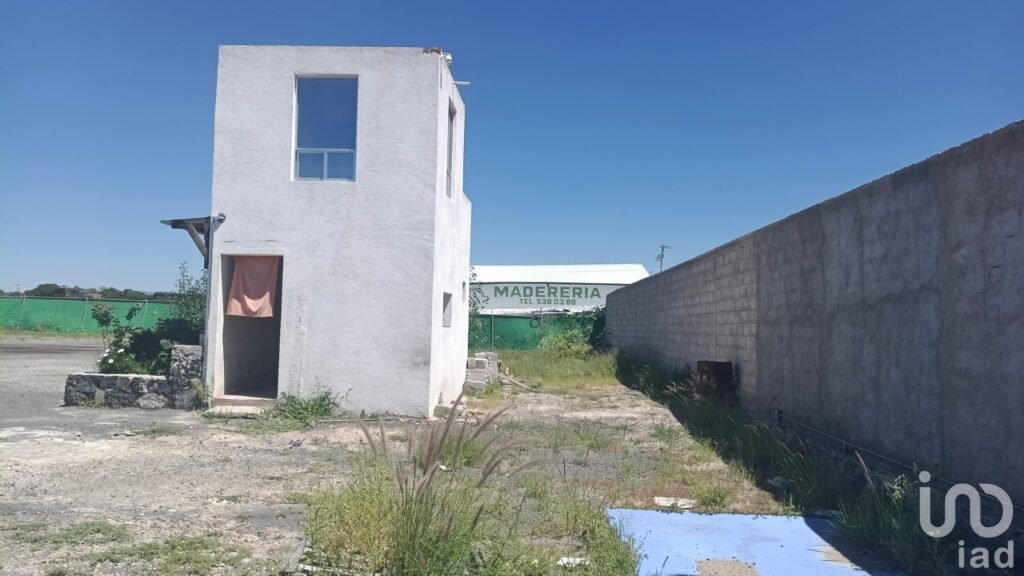 TERRENO EN RENTA PARA PATIO SE MANIOBRAS EN MOMPANI QRO.