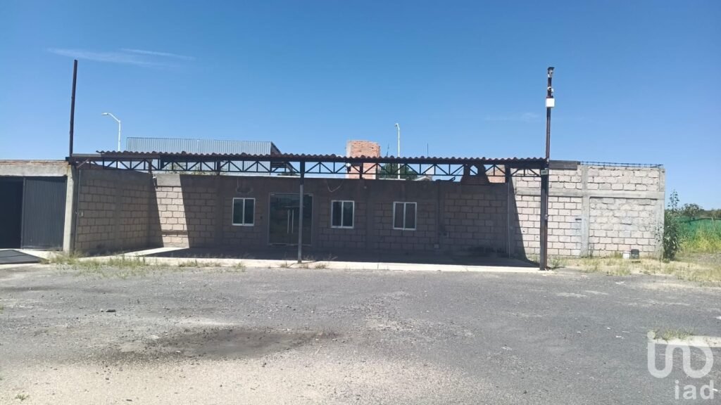 TERRENO EN RENTA PARA PATIO SE MANIOBRAS EN MOMPANI QRO.