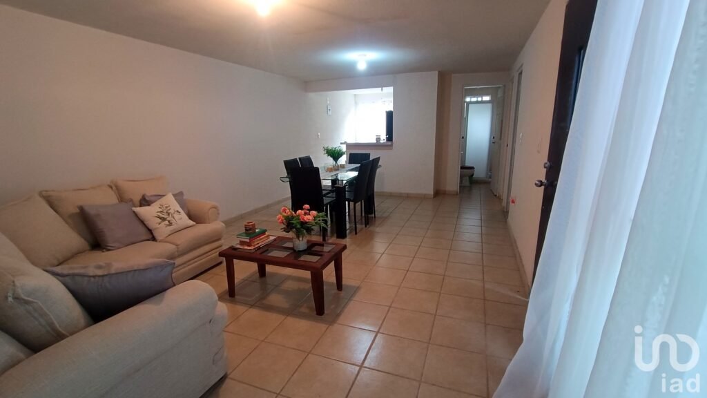 Casa en venta en Jardines del Malecón, de una planta cerca de 3 guerras, punta arena Uni Celaya