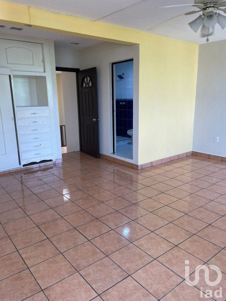 CASA EN VENTA A POCOS METROS DE PLAZA LAS AMERICAS, TUXTLA