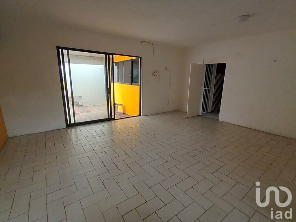 CASA CENTRICA Y ACOGEDORA EN DELICIAS