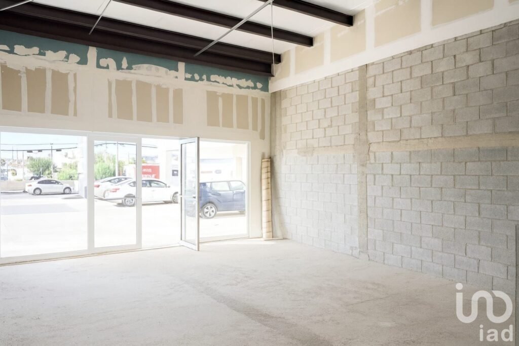 LOCAL COMERCIAL EN RENTA, TEOFILO BORUNDA, 66.30 M2