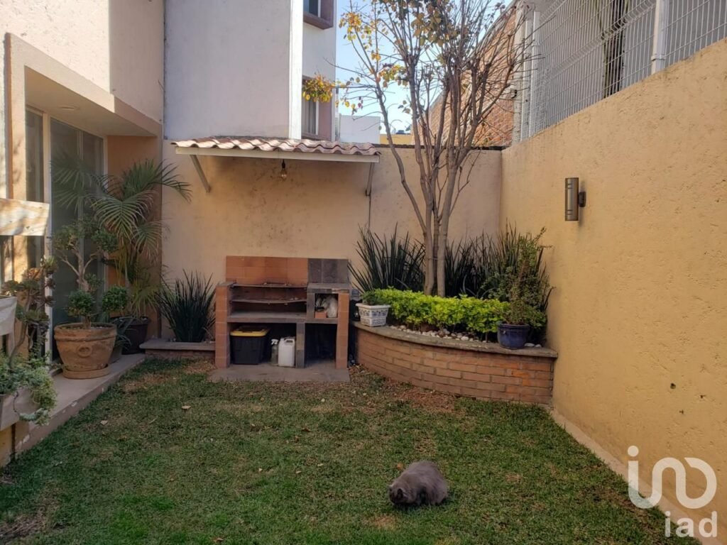 Venta Preciosa casa Privada en Hacienda Sta. Mónica, Edo Mex