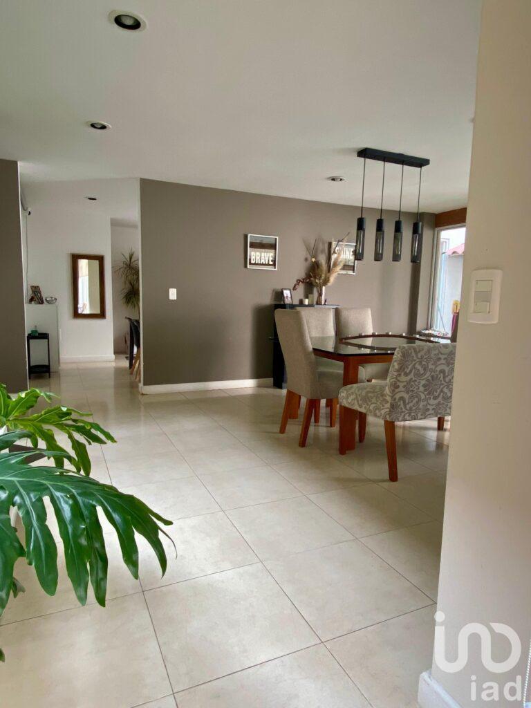 Se  Vende casa en la Privada Juniperos, Arboleda de San Javier 3seccion, Pachuca, Hidalgo.