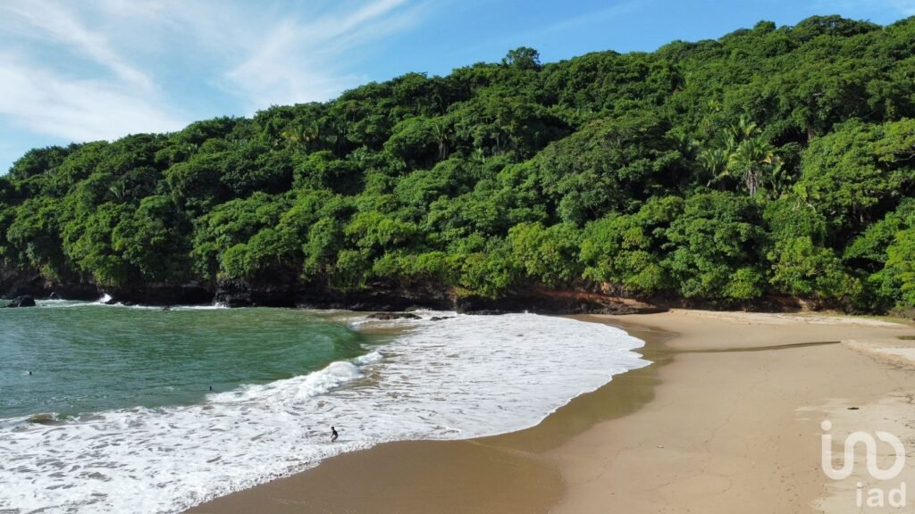 SE VENDE TERRENO EN PLAYA