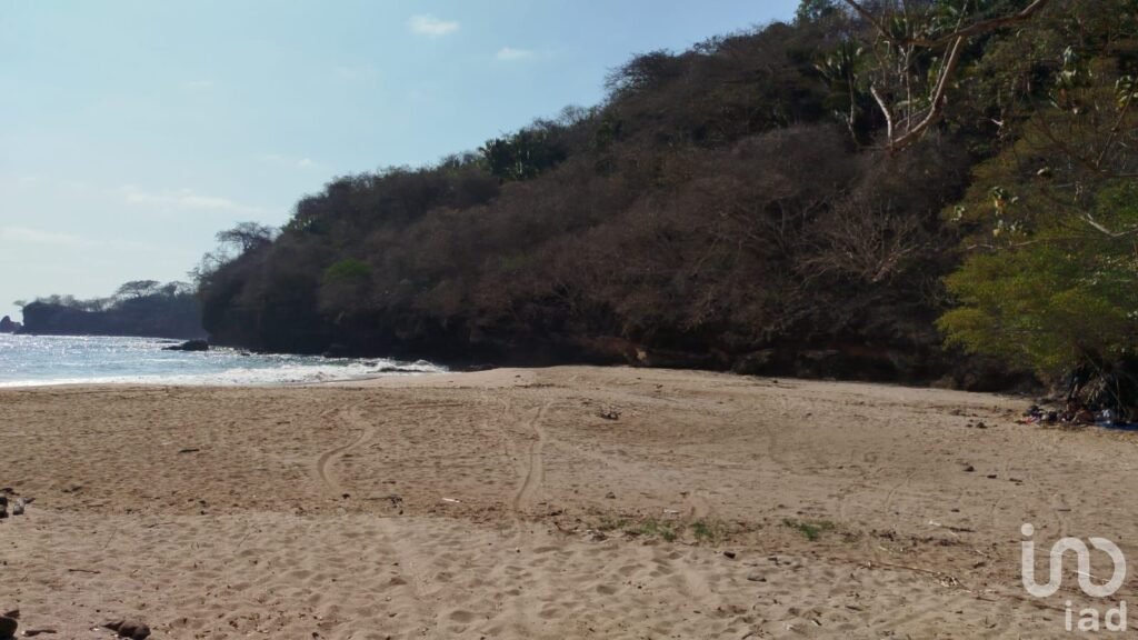 SE VENDE TERRENO EN PLAYA