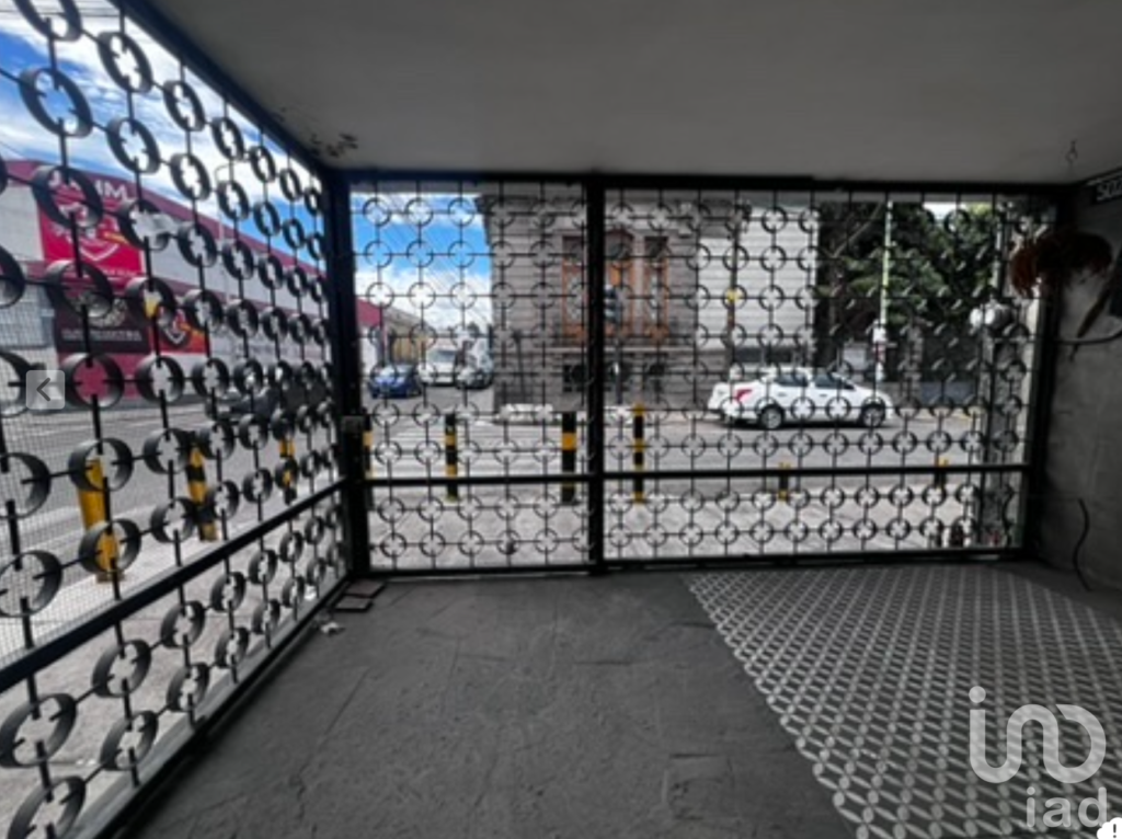 Casa con uso de suelo comercial para oficinas o negocio