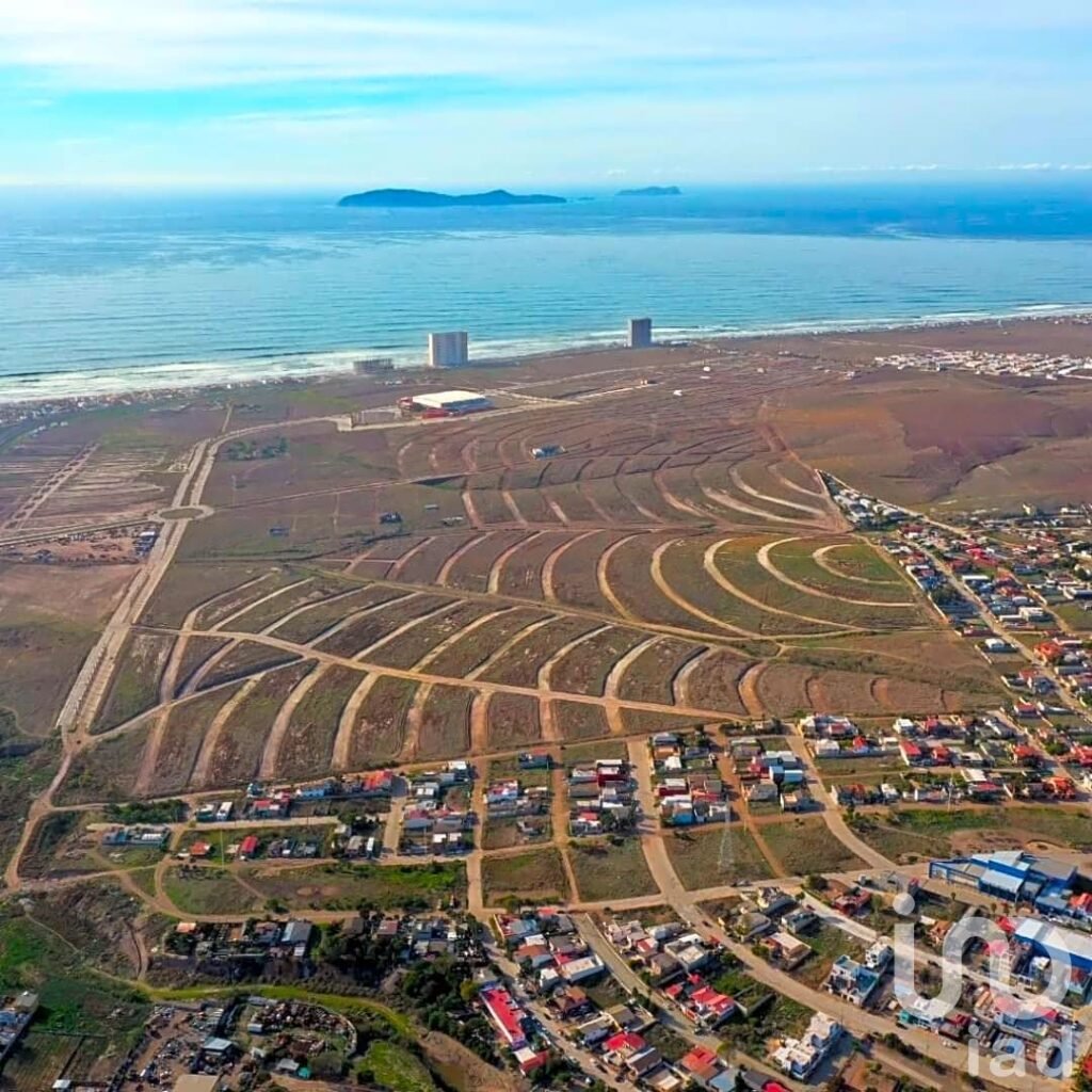 Traspaso terreno a unos pasos de playa del Rosarito y del centro de convenciones Baja California C