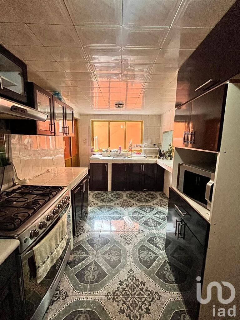 VENTA DE CASA EN NEZAHUALCOYOTL METROPOLITANA 3RA