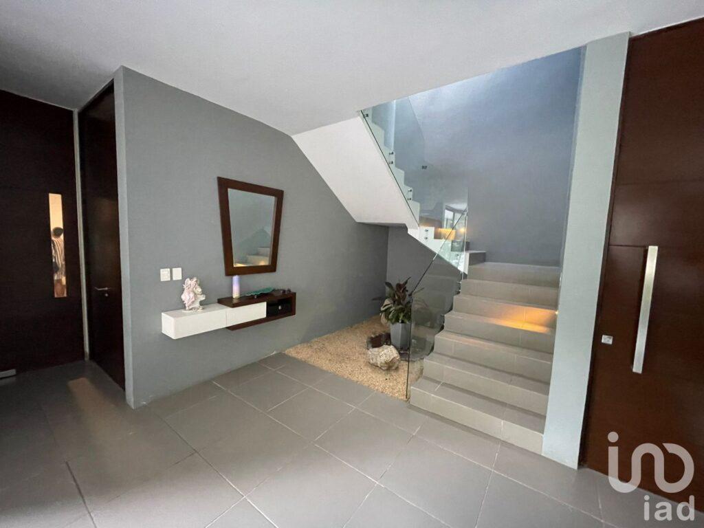 RESIDENCIA DE DOS PLANTAS EN RESIDENCIAL DEL MAYAB, MÉRIDA YUCATÁN 4 RECAMARAS