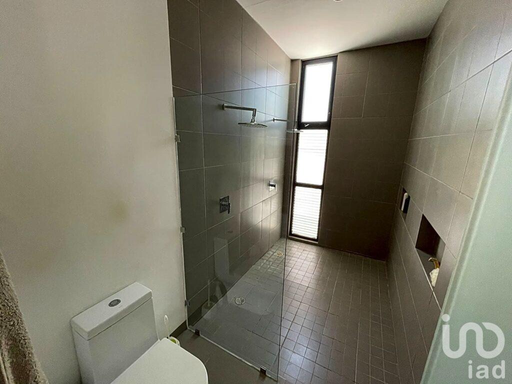 RESIDENCIA DE DOS PLANTAS EN RESIDENCIAL DEL MAYAB, MÉRIDA YUCATÁN 4 RECAMARAS