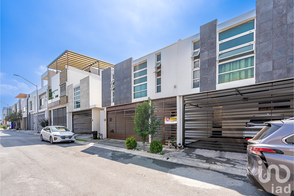 Casa en Venta en Cumbres Elite 9no. Sector, Monterrey, Nuevo León.