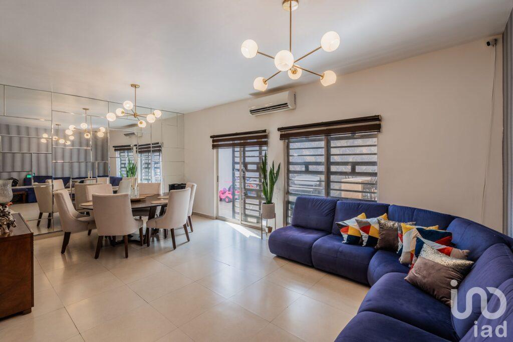 Casa en Venta en Cumbres Elite 9no. Sector, Monterrey, Nuevo León.