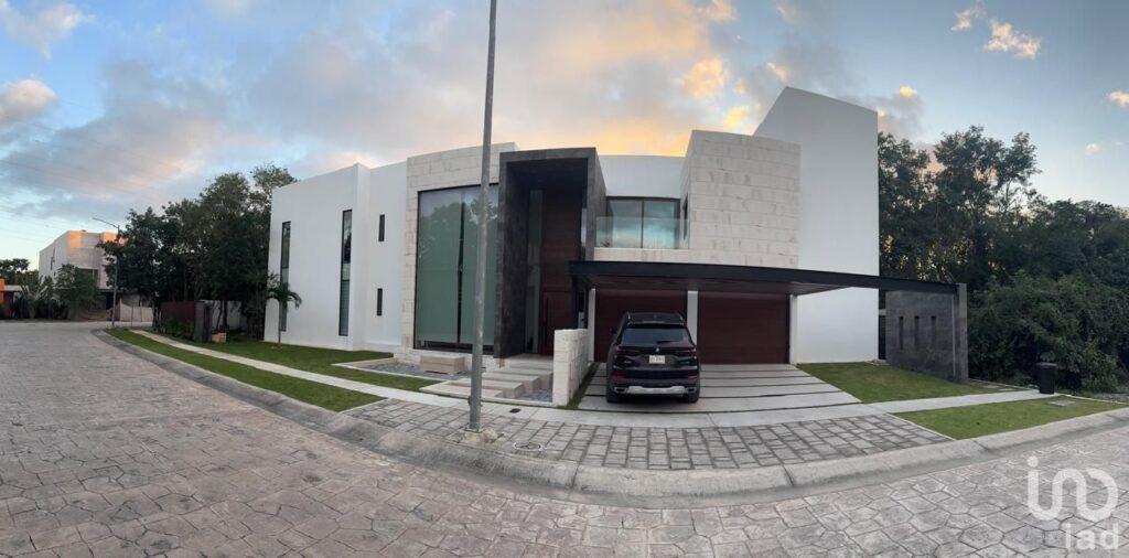 Casa en Venta en Playa del Carmen, Quintana Roo.